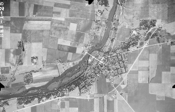 Aerial map of Oswego in 1939, with little development 